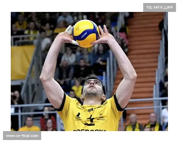 波兰卢布林男排超级杯夺冠，莱昂发球成取胜关键