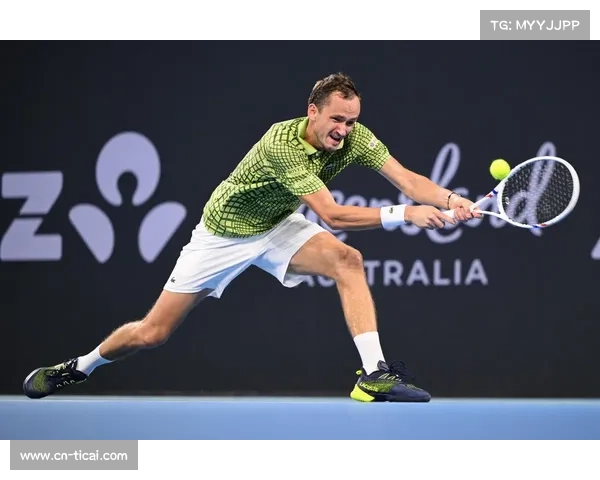 布里斯班国际赛:梅德韦杰夫直落两盘晋级,开启新赛季征程 布里斯班国际赛:梅德韦杰夫直落两盘晋级,开启新赛季征程